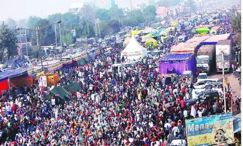कृषि कानूनों के विरोध में किसानों का भारत बंद, समर्थन में 24 विपक्षी दल, महाराष्ट्र में रेल रोकी