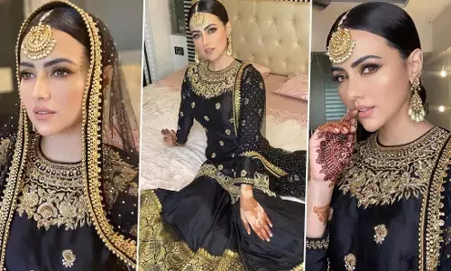 Sana khan Sexy video: सना खान के सेक्सी वीडियो ने इंटरनेट पर मचाया धमाल, गोल्डन ड्रेस में देखें बोल्ड लुक Sana khan Sexy video: सना खान के सेक्सी वीडियो ने इंटरनेट पर मचाया धमाल, गोल्डन ड्रेस में देखें बोल्ड लुक