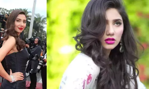 Mahira Khan Sexy Photo Video: एक्ट्रेस माहिरा खान की हॉटनेस देख हैरान रह गए फैंस, देखें सेक्सी फोटो-वीडियो Mahira Khan Sexy Photo Video: एक्ट्रेस माहिरा खान की हॉटनेस देख हैरान रह गए फैंस, देखें सेक्सी फोटो-वीडियो