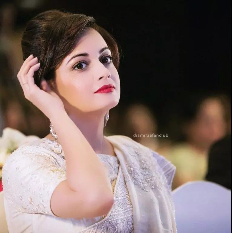 Dia Mirza Sexy Video Dia Mirza Sexy Video