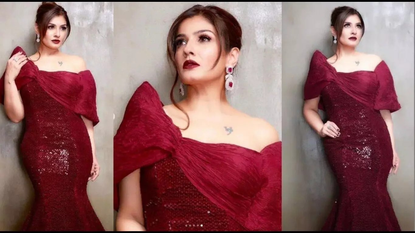 Raveena Tandon Sexy Video: इससे पहले नहीं देखा होगा रवीना टंडन का इतना बोल्ड और सेक्सी अंदाज Raveena Tandon Sexy Video: इससे पहले नहीं देखा होगा रवीना टंडन का इतना बोल्ड और सेक्सी अंदाज
