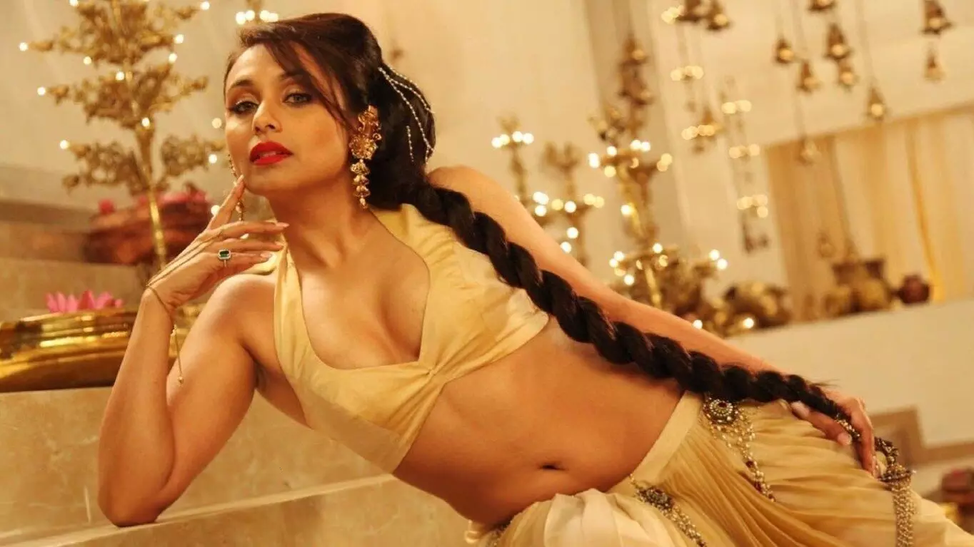 Rani Mukerji Sexy Video: रानी मुखर्जी के बेहद बोल्ड अवतार ने खींचा फैंस का ध्यान, सेक्सी वीडियो में देखें सुपर हॉट लुक
