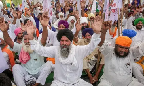 किसान आंदोलन: ठंड से अब तक 29 किसानों की मौत, रविवार को होगी श्रद्धांजलि सभा किसान आंदोलन: ठंड से अब तक 29 किसानों की मौत, रविवार को होगी श्रद्धांजलि सभा