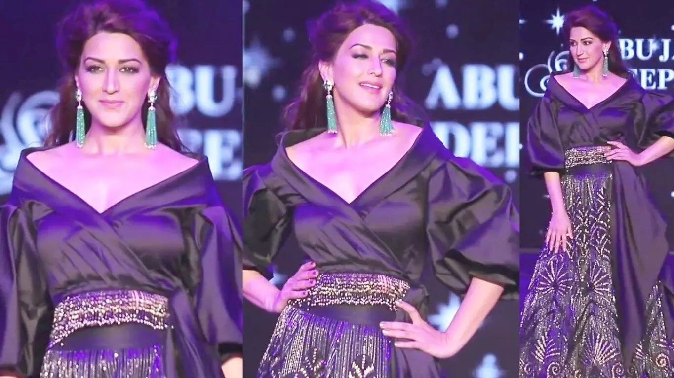 Sonali Bendre Sexy Video: सोनाली बेंद्रे की सेक्सी वीडियो में देखिए कितना खूबसूरत हैं इनका अंदाज, अदाओं के फैंस आज भी हैं कायल