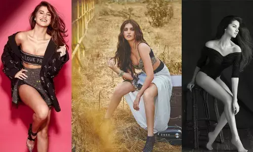 Tara Sutaria Sexy Video: तारा सुतारिया की सेक्सी वीडियो ने सोशल मीडिया पर लगाई आग, देखें उनका बोल्ड अवतार Tara Sutaria Sexy Video: तारा सुतारिया की सेक्सी वीडियो ने सोशल मीडिया पर लगाई आग, देखें उनका बोल्ड अवतार