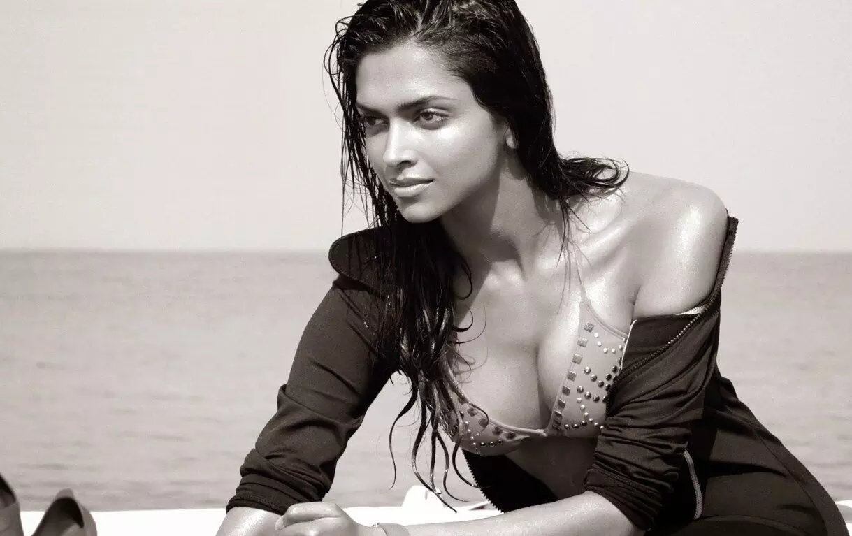 Deepika Padukone Sexy Photos video: दीपिका पदुकोण की खूबसूरत फोटोज ने जीता फैंस का दिल, जमकर हुई तारीफ