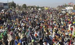 Farmers Protest: 32वां दिन, किसान बातचीत के लिए तैयार, लेकिन शर्त बरकरार- अब आगे क्या? Farmers Protest: 32वां दिन, किसान बातचीत के लिए तैयार, लेकिन शर्त बरकरार- अब आगे क्या?