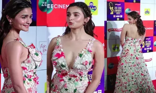 Alia Bhatt Sexy Video: आलिया भट्ट के सेक्सी और बोल्ड वीडियो ने सोशल मीडिया पर उड़ाया गर्दा Alia Bhatt Sexy Video: आलिया भट्ट के सेक्सी और बोल्ड वीडियो ने सोशल मीडिया पर उड़ाया गर्दा