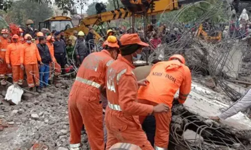 Crematorium Roof Collapsed In Uttar Pradesh Ghaziabad