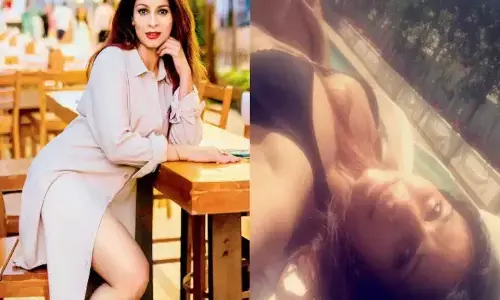 Tanishaa Mukerji Sexy Video: तनीषा मुखर्जी ने गोल्डन डीप नेक ड्रेस में दिखाई बोल्डनेस, सेक्सी वीडियो में देखें सबसे हॉट रूप Tanishaa Mukerji Sexy Video: तनीषा मुखर्जी ने गोल्डन डीप नेक ड्रेस में दिखाई बोल्डनेस, सेक्सी वीडियो में देखें सबसे हॉट रूप