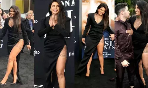 Priyanka Chopra Sexy Video: प्रिंयका चोपड़ा अपनी इस सेक्सी वीडियो से फैन्स को करा रही हैं ठंडक का एहसास Priyanka Chopra Sexy Video: प्रिंयका चोपड़ा अपनी इस सेक्सी वीडियो से फैन्स को करा रही हैं ठंडक का एहसास