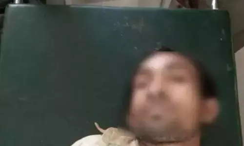 अंधविश्वास : तबियत बिगड़ने पर युवक को पिलाया गोबर का पानी, 10 मिनट के अंदर मौत अंधविश्वास : तबियत बिगड़ने पर युवक को पिलाया गोबर का पानी, 10 मिनट के अंदर मौत