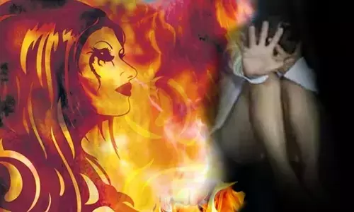 बिहार: नाबालिग के साथ गैंगरेप कर जिंदा जलाया, मुजफ्फरपुर में सामने आई दिल दहला देने वाली घटना बिहार: नाबालिग के साथ गैंगरेप कर जिंदा जलाया, मुजफ्फरपुर में सामने आई दिल दहला देने वाली घटना