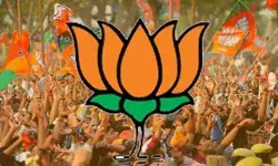 भाजपा महिला मोर्चा की अध्यक्ष गिरफ्तार, घर में करती थी ये गलत काम, देखें VIDEO