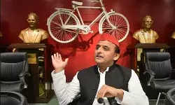 Corona Vaccination: मोदी सरकार पर अखिलेश यादव ने फिर उठाए सवाल Corona Vaccination: मोदी सरकार पर अखिलेश यादव ने फिर उठाए सवाल