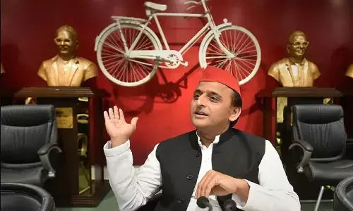 किसानों के समर्थन में अखिलेश यादव का बड़ा एलान, 26 जनवरी को तिरंगा लगाकर निकालेंगे ट्रैक्टर रैली