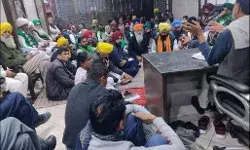 बड़ी खबर: कल होगी किसान संगठन और केंद्र सरकार के बीच बातचीत, आज संयुक्त किसान मोर्चा ने प्रस्ताव किया खारिज बड़ी खबर: कल होगी किसान संगठन और केंद्र सरकार के बीच बातचीत, आज संयुक्त किसान मोर्चा ने प्रस्ताव किया खारिज