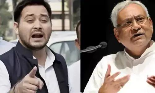 तेजस्वी की CM नीतीश कुमार को चुनौती, कहा- हिम्मत है तो गिरफ्तार करके दिखाएं तेजस्वी की CM नीतीश कुमार को चुनौती, कहा- हिम्मत है तो गिरफ्तार करके दिखाएं