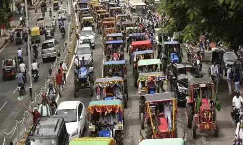 किसान 26 जनवरी को दिल्ली की सड़कों पर निकालेंगे ट्रैक्टरों की भव्य झांकी, जानें क्या है तैयारी किसान 26 जनवरी को दिल्ली की सड़कों पर निकालेंगे ट्रैक्टरों की भव्य झांकी, जानें क्या है तैयारी