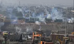 BREAKING: ट्रैक्टर परेड में हिंसा को लेकर दिल्ली पुलिस की कार्रवाई, 200 लोग हिरासत में, क्राइम ब्रांच करेगी जांच BREAKING: ट्रैक्टर परेड में हिंसा को लेकर दिल्ली पुलिस की कार्रवाई, 200 लोग हिरासत में, क्राइम ब्रांच करेगी जांच