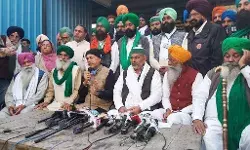 किसान आंदोलन: योगेंद्र यादव समेत 20 किसान नेताओं से दिल्ली पुलिस ने मांगा जवाब, लुकआउट नोटिस होगा जारी किसान आंदोलन: योगेंद्र यादव समेत 20 किसान नेताओं से दिल्ली पुलिस ने मांगा जवाब, लुकआउट नोटिस होगा जारी