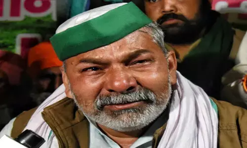 Rakesh Tikait address to farmers, staged agitation again in just 40 seconds