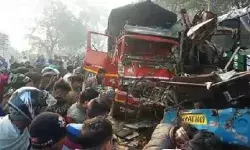 Heavy rash in bus and truck on Agra highway, 10 passengers killed, more than 25 injured
