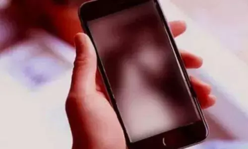 UP: प्रेमिका के व्हाट्सएप पर प्रेमी ने भेजा ऐसा वीडियो, फिर जो हुआ वह जान आप हो जाएंगे हैरान UP: प्रेमिका के व्हाट्सएप पर प्रेमी ने भेजा ऐसा वीडियो, फिर जो हुआ वह जान आप हो जाएंगे हैरान