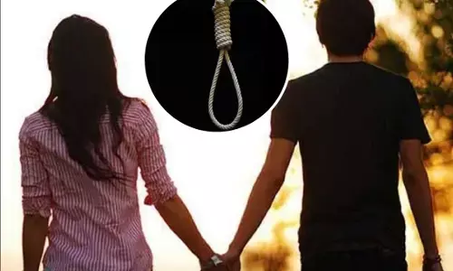 लखनऊ में दम्पति ने फांसी लगाकर दी जान, सुसाइड नोट में लिखी हैं ये बातें लखनऊ में दम्पति ने फांसी लगाकर दी जान, सुसाइड नोट में लिखी हैं ये बातें