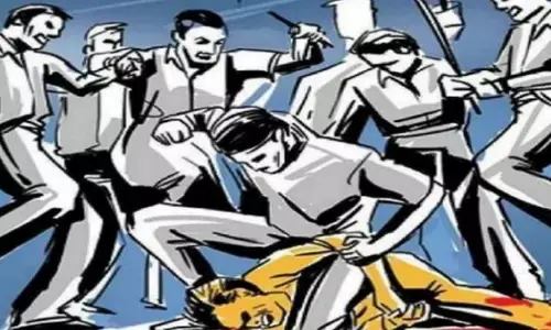 शर्मनाक: जातिसूचक शब्द का विरोध करने पर दलित को पीटा, उसपर किया पेशाब, 4 गिरफ्तार शर्मनाक: जातिसूचक शब्द का विरोध करने पर दलित को पीटा, उसपर किया पेशाब, 4 गिरफ्तार