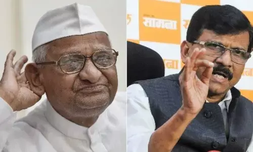 शिवसेना का अन्ना पर हमला, सामना में पूछा किसके साइड से हो?