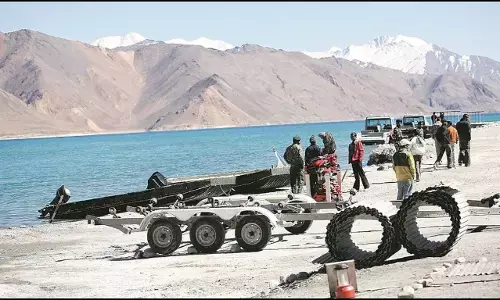 LAC पर पीछे हट रहे चीन की रफ्तार से सब रह गए दंग, 2 दिन में हटाए 200 से अधिक टैंक