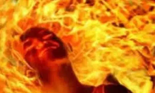 बिहार : बच्ची ने तोड़ा पौधा गुस्साए पड़ोसी ने केरोसिन डालकर 12 साल की लड़की को जिंदा जला डाला