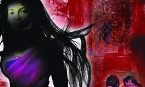 ग्रेटर नोएडा : होटल में सेक्स रैकेट का पर्दाफाश, 12 महिलाएं और 11 पुरुष गिरफ्तार, 5 पुलिसकर्मी लाइन हाजिर