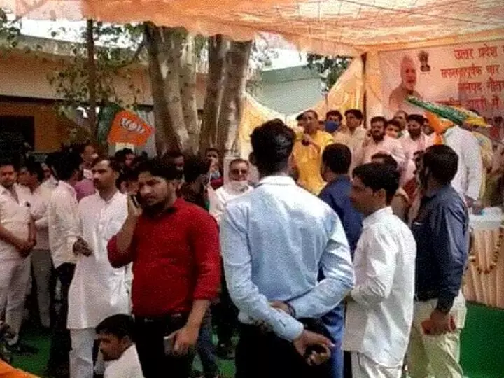 UP: बिसाहड़ा में BJP नेताओं का जमकर हुआ विरोध, अखलाक हत्याकांड के बाद सुर्खियों में आया था गांव