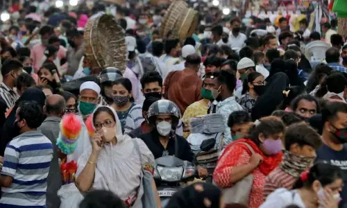 कोरोना की दूसरी लहर बेकाबू, 24 घंटे में 93 हजार केस, यह आंकड़ा छह महीने में सर्वाधिक, पीएम मोदी ने बुलाई हाई लेवल मीटिंग कोरोना की दूसरी लहर बेकाबू, 24 घंटे में 93 हजार केस, यह आंकड़ा छह महीने में सर्वाधिक, पीएम मोदी ने बुलाई हाई लेवल मीटिंग