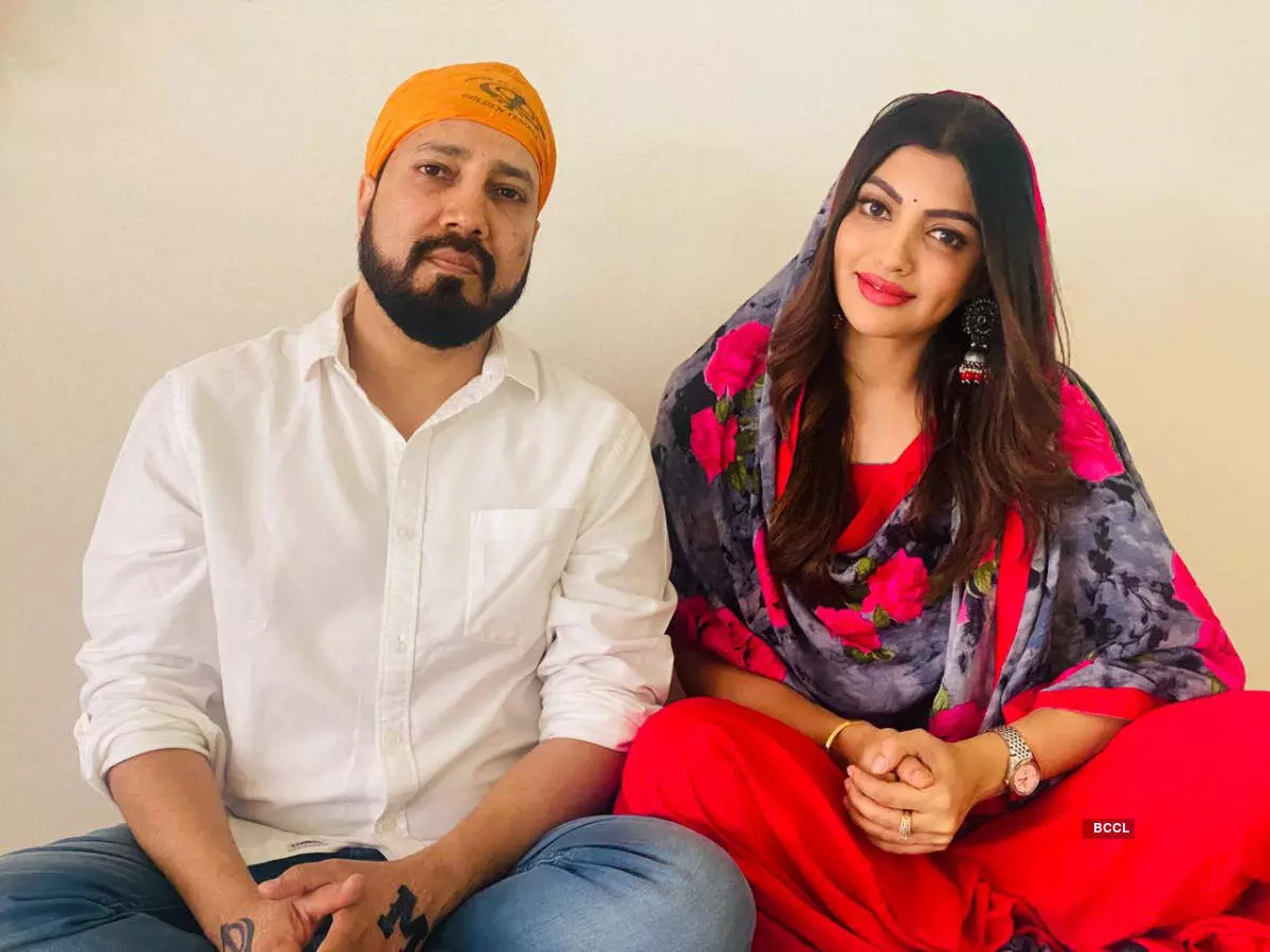 Akanksha Puri and Mika Singh Wedding Rumours : क्या पारस छाबड़ा की एक्स गर्लफ्रेंड ​​अक्षरा पुरी ने मीका सिंह से कर ली है शादी?