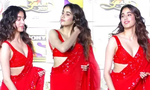 Janhvi Kapoor Sexy Photos : जाह्नवी कपूर अपने शॉर्ट ड्रेस को लेकर हुई ट्रोल, देखें फोटो Janhvi Kapoor Sexy Photos : जाह्नवी कपूर अपने शॉर्ट ड्रेस को लेकर हुई ट्रोल, देखें फोटो