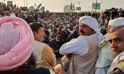 गाजीपुर बॉर्डर पर हुई महापंचायत में सरकार पर गरजे नरेश टिकैत, कहा- ओछी हरकतों से बाज आए बीजेपी गाजीपुर बॉर्डर पर हुई महापंचायत में सरकार पर गरजे नरेश टिकैत, कहा- ओछी हरकतों से बाज आए बीजेपी