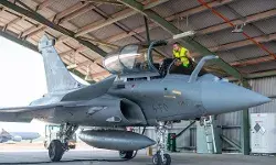 राफेल डील में दसॉ ने भारत के बिचौलिए को दिए थे एक मिलियन यूरो, फ्रांसीसी मीडिया रिपोर्ट में दावा राफेल डील में दसॉ ने भारत के बिचौलिए को दिए थे एक मिलियन यूरो, फ्रांसीसी मीडिया रिपोर्ट में दावा