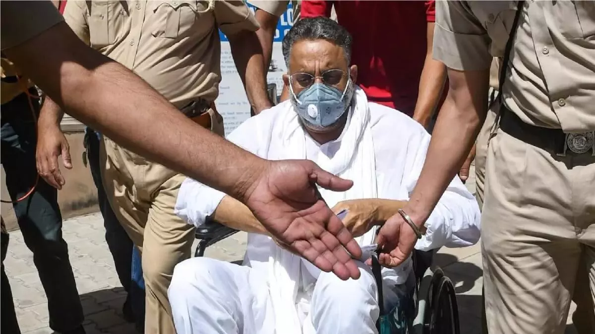 Mukhtar Ansari leaves for Banda jail, bringing UP police with a convoy of 10 vehicles under tight security