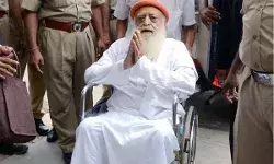 नाबालिग से दुष्कर्म मामले में जेल की सजा काट रहे आसाराम कोरोना संक्रमित, गंभीर हालत में ICU में किया गया भर्ती