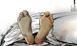 कोरोना का क़हर: लक्षण दिखे तो पत्रकार ने ट्रेन के आगे कूदकर दी जान, ये है बड़ी वजह कोरोना का क़हर: लक्षण दिखे तो पत्रकार ने ट्रेन के आगे कूदकर दी जान, ये है बड़ी वजह