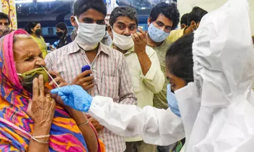 देश में तीसरी लहर का खतरा, सुप्रीम कोर्ट ने कहा- ऑक्सीजन वितरण के फॉर्मूले पर फिर से विचार करे केंद्र देश में तीसरी लहर का खतरा, सुप्रीम कोर्ट ने कहा- ऑक्सीजन वितरण के फॉर्मूले पर फिर से विचार करे केंद्र