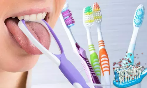 कोरोना से ठीक हुए मरीजों के लिए क्यों जरूरी है टूथब्रश बदलना, जानिए क्या कहा एक्सपर्ट ने कोरोना से ठीक हुए मरीजों के लिए क्यों जरूरी है टूथब्रश बदलना, जानिए क्या कहा एक्सपर्ट ने