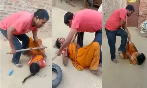 UP: 10 रुपए के लिए हैवान बना पति, पत्नी को लाठी से बेरहमी से पीटा UP: 10 रुपए के लिए हैवान बना पति, पत्नी को लाठी से बेरहमी से पीटा