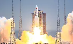 धरती पर आज गिरेगा चीन का बेकाबू रॉकेट, मचा सकता है बड़ी तबाही