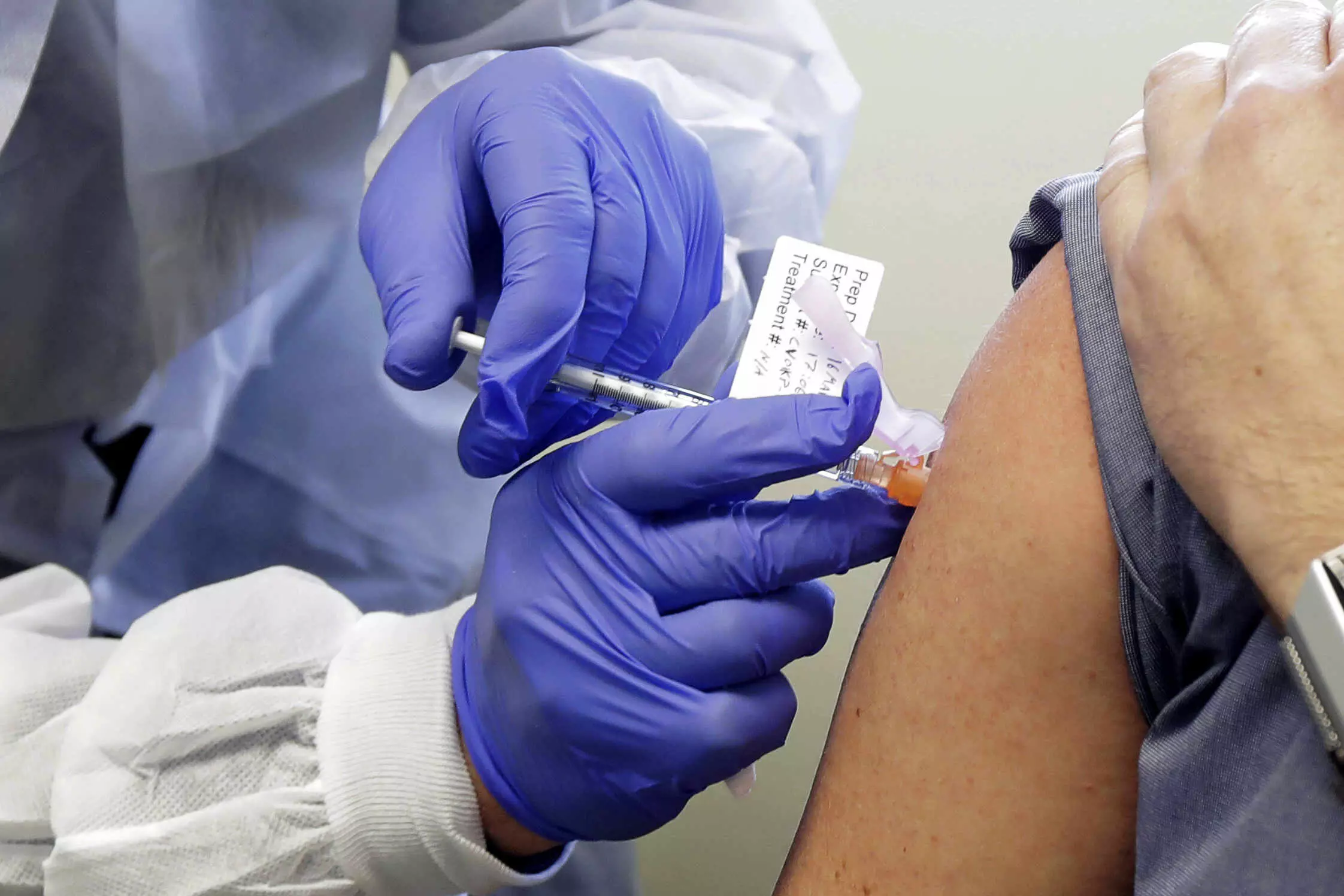 क्या वैक्सीनेशन के बाद भी आप कोविड-19 संक्रमित हो सकते हैं? जानिए सरकार का दावा