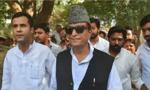 बड़ी खबर: आजम खान की हालत गंभीर, ICU में किए गए शिफ्ट बड़ी खबर: आजम खान की हालत गंभीर, ICU में किए गए शिफ्ट