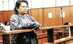 महात्मा गांधी की पड़पोती को चोरी और धोखाधड़ी के आरोप में 7 साल की जेल, जानें पूरा मामला महात्मा गांधी की पड़पोती को चोरी और धोखाधड़ी के आरोप में 7 साल की जेल, जानें पूरा मामला